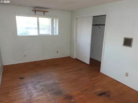 Bedroom - 130 Sharon Dr, Phoenix, OR 97535 photo 1 of 5
