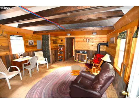 Living - 64955 Old Oregon, Pendleton, OR 97801 photo 1 of 2