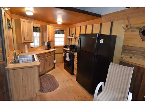 Kitchen - 64955 Old Oregon, Pendleton, OR 97801 photo 1 of 2