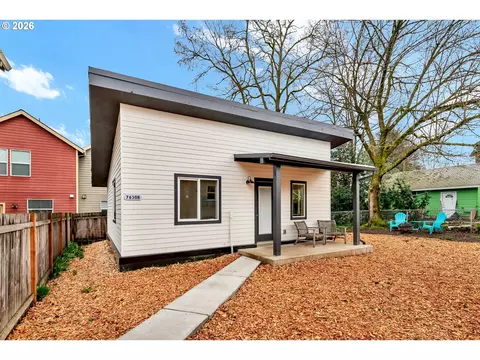 7630 N Drummond Ave #B, Portland, OR 97217