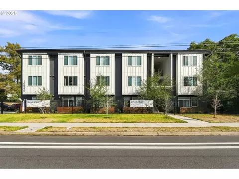 10985 E Burnside St #23, Portland, OR 97216