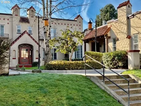 2010 SE Sherman St, Portland, OR 97214