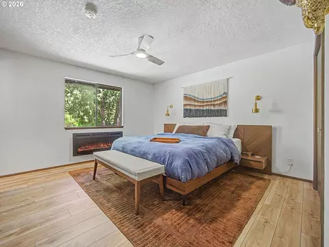Bedroom - 70165 E Barlow Trail Rd, Rhododendron, OR 97049 photo 1 of 7