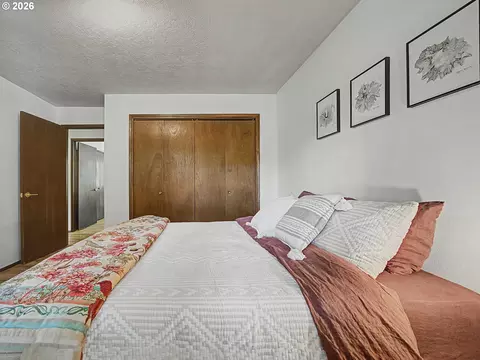 Bedroom - 70165 E Barlow Trail Rd, Rhododendron, OR 97049 photo 4 of 7