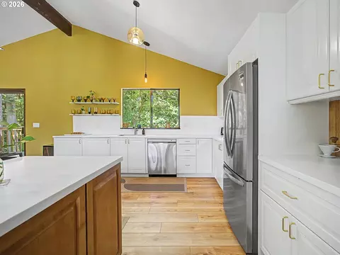 Kitchen - 70165 E Barlow Trail Rd, Rhododendron, OR 97049 photo 2 of 6