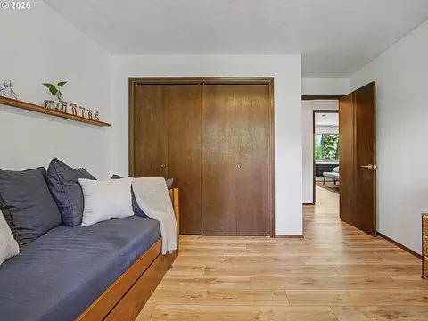 Bedroom - 70165 E Barlow Trail Rd, Rhododendron, OR 97049 photo 6 of 7