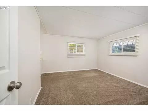 1475 Green Acres Rd #95, Eugene, OR 97408 photo 11