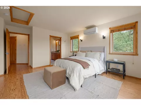 Bedroom - 87121 Kellmore St, Eugene, OR 97402 photo 6 of 6