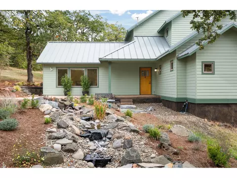 Exterior - 87121 Kellmore St, Eugene, OR 97402 photo 2 of 12