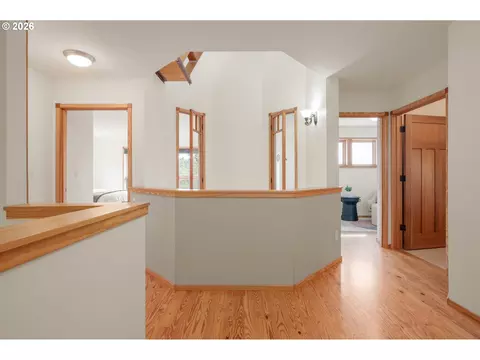 Entry Way - 87121 Kellmore St, Eugene, OR 97402 photo 3 of 3