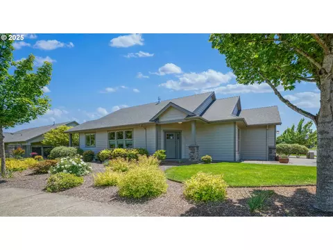 704 SE Lynchet Ln, Dallas, OR 97338