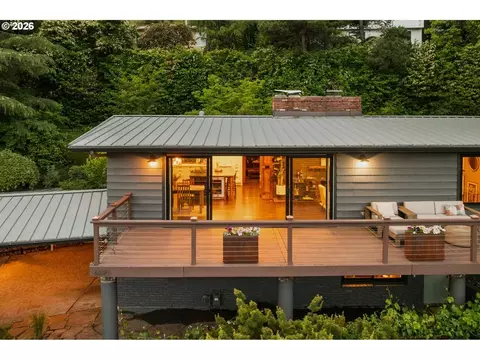 4416 SW Chesapeak Ave, Portland, OR 97239