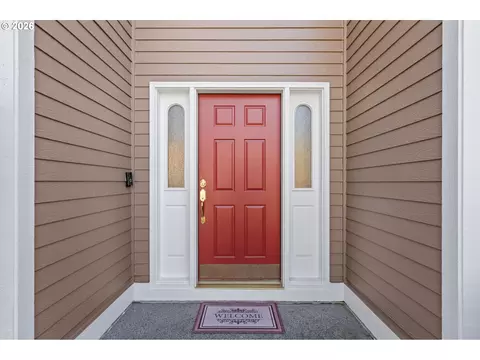 Entry Way - 4000 SW 30th Dr, Gresham, OR 97080 photo 1 of 4