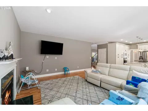 Living - 4000 SW 30th Dr, Gresham, OR 97080 photo 6 of 7