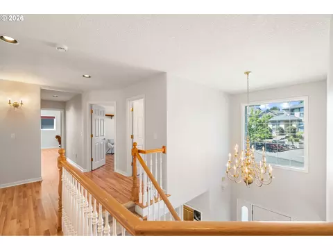 Entry Way - 4000 SW 30th Dr, Gresham, OR 97080 photo 4 of 4
