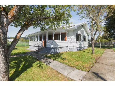 151 First St, Yoncalla, OR 97499