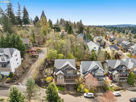 6988 SW Leslie St, Portland, OR 97223