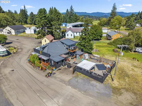 8 Fairgrounds Rd, Skamokawa, WA 98647