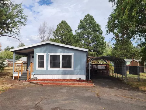 1809 26th St #21, La Grande, OR 97850