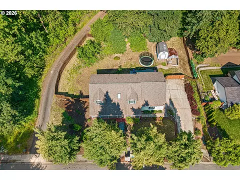 View/Area - 620 S 67th St, Springfield, OR 97478 photo 1 of 6