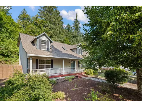 Exterior - 620 S 67th St, Springfield, OR 97478 photo 3 of 11