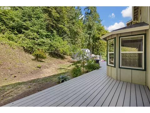 Exterior - 620 S 67th St, Springfield, OR 97478 photo 5 of 11