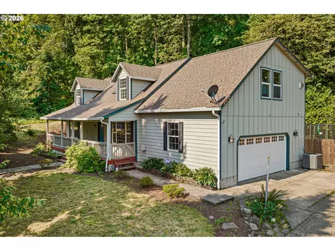 620 S 67th St, Springfield, OR 97478