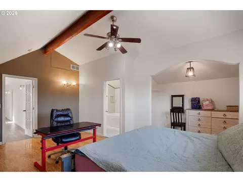 Bedroom - 620 S 67th St, Springfield, OR 97478 photo 5 of 9