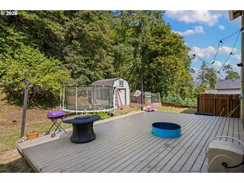 Exterior - 620 S 67th St, Springfield, OR 97478 photo 11 of 11