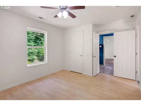 Bedroom - 620 S 67th St, Springfield, OR 97478 photo 9 of 9