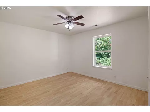 Bedroom - 620 S 67th St, Springfield, OR 97478 photo 8 of 9