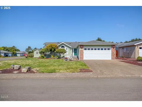 1170 SW Ocean Hills Dr, Waldport, OR 97394