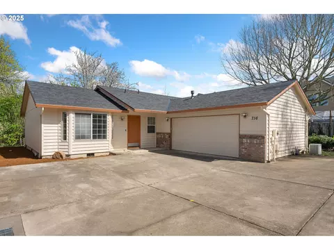 716 SE Century Blvd, Hillsboro, OR 97123