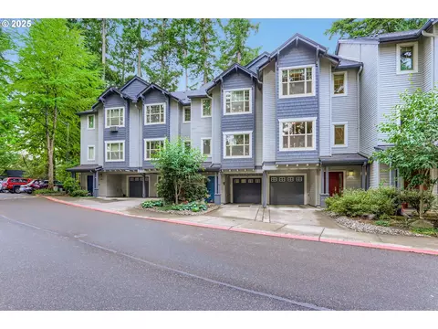 2071 NE 50th Way, Hillsboro, OR 97124
