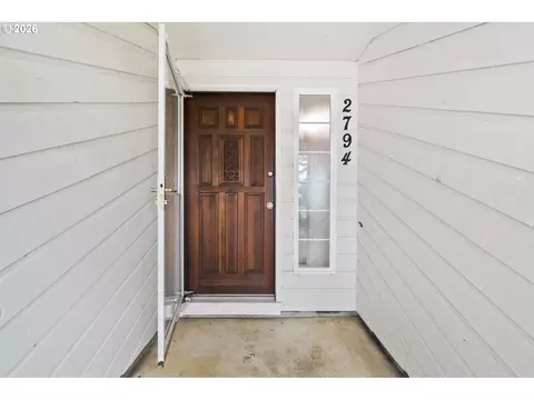 Entry Way - 2794 NE 15th St, Gresham, OR 97030 photo 1 of 2