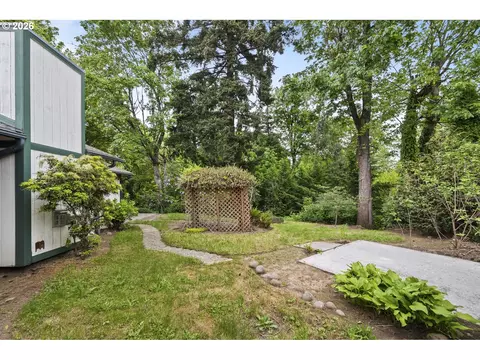 Exterior - 2794 NE 15th St, Gresham, OR 97030 photo 6 of 8