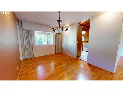Dining - 2641 Castle Dr, Springfield, OR 97477 photo 1 of 1