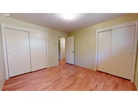 Bedroom - 2641 Castle Dr, Springfield, OR 97477 photo 6 of 9