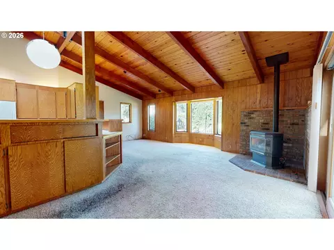 Living - 2641 Castle Dr, Springfield, OR 97477 photo 6 of 7