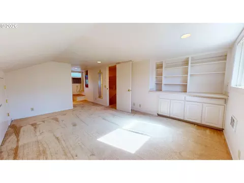 Bedroom - 2641 Castle Dr, Springfield, OR 97477 photo 9 of 9