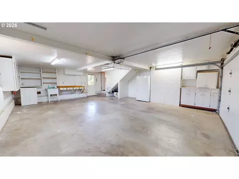 Other - 2641 Castle Dr, Springfield, OR 97477 photo 5 of 6