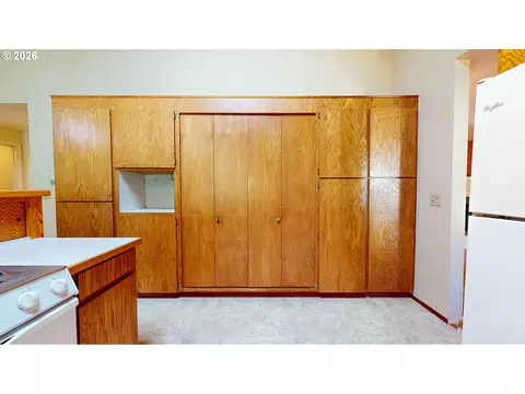 Other - 2641 Castle Dr, Springfield, OR 97477 photo 2 of 6