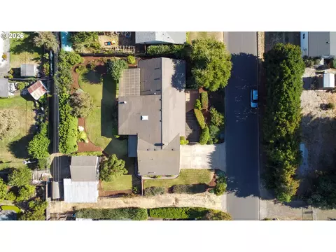 View/Area - 2641 Castle Dr, Springfield, OR 97477 photo 2 of 6