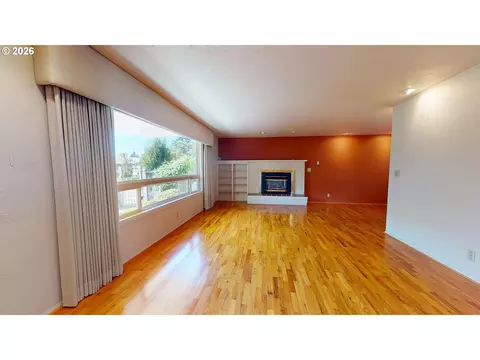 Living - 2641 Castle Dr, Springfield, OR 97477 photo 1 of 7