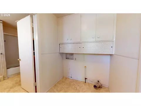 Other - 2641 Castle Dr, Springfield, OR 97477 photo 3 of 6