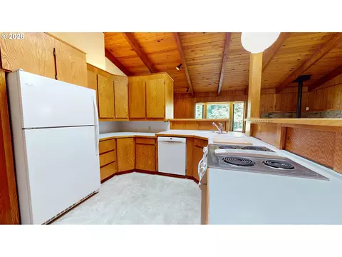 Kitchen - 2641 Castle Dr, Springfield, OR 97477 photo 1 of 1