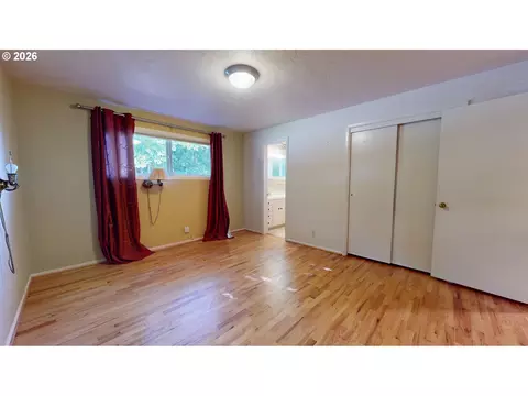 Bedroom - 2641 Castle Dr, Springfield, OR 97477 photo 3 of 9