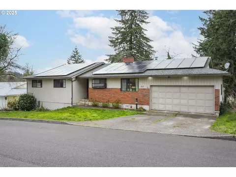 203 SE Ginseng Dr, Estacada, OR 97023