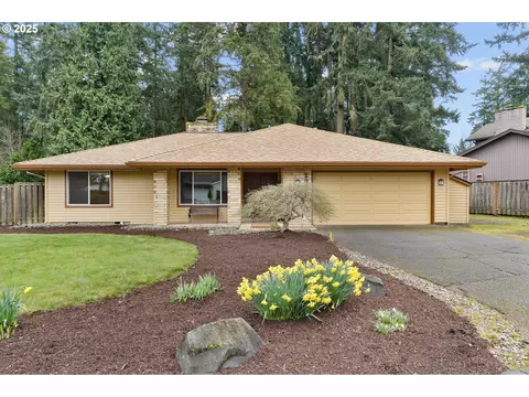 2340 SE Singing Woods Dr, Hillsboro, OR 97123