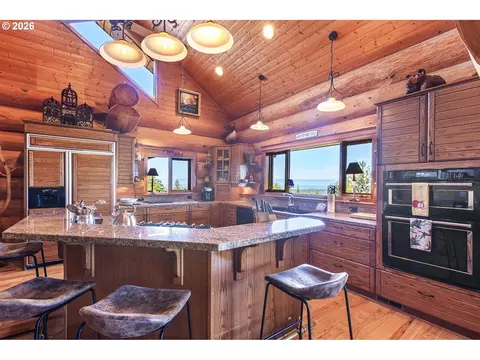 Kitchen - 6154 View Rd, Florence, OR 97439 photo 2 of 5